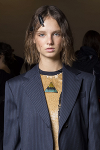 backstage-defile-sportmax-printemps-ete-2019-milan-coulisses-21.thumb.jpg.3ace74f558607cb1946cbc8ce704acb7.jpg