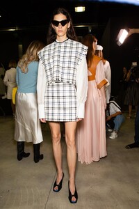 backstage-defile-sportmax-printemps-ete-2020-milan-coulisses-9.thumb.jpg.37fb015f50e5da2d906d86b3b30b65a5.jpg