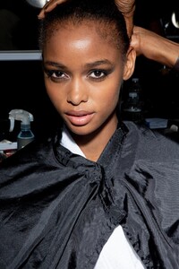 backstage-defile-tom-ford-printemps-ete-2019-new-york-coulisses-19.thumb.jpg.44fcb1b2bbfa390f89ada6ee1c35bf61.jpg