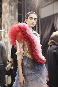 backstage-defile-viktor-amp-rolf-printemps-ete-2017-paris-coulisses-76.thumb.jpg.bdce5da29627b17419b350b4620f01f5.jpg