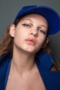 backstage-defile-vivienne-westwood-automne-hiver-2020-2021-paris-coulisses-14.thumb.jpg.0c5e17da75cd367b51e86215ee68c4fc.jpg