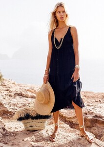 black-maxi-dress-button-front-sleeveless-sezane-paris.thumb.jpg.b5b161ce286f8c513b8920fa7e109b88.jpg