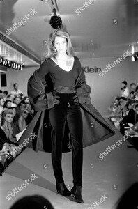 calvin-klein-collection-fall-1991-ready-to-wear-fashion-show-shutterstock-editorial-10443775ad.jpg