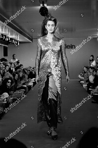 calvin-klein-collection-fall-1991-ready-to-wear-fashion-show-shutterstock-editorial-10443775cm.jpg