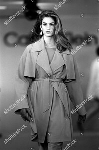 calvin-klein-collection-fall-1991-ready-to-wear-fashion-show-shutterstock-editorial-10443775ga.jpg