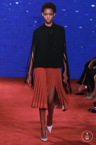 calvin-klein-ss19-0041-c32693.thumb.jpg.eeb9ab842edbf69c0287e5095f41cdab.jpg