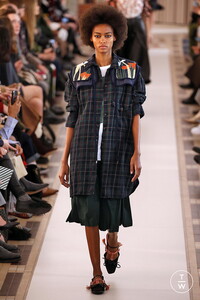 carven-aw18-0010-22333f.thumb.jpg.ec80b84ee366355d97f931fe733acf58.jpg