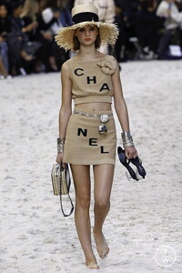 chanel-ss19-0048-f81fc8.thumb.jpg.ea10b4490bd4c99722a42f13b4e1a4e3.jpg