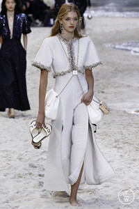 chanel-ss19-0064-6ae4ec.thumb.jpg.c7666096b155f3e0c72d216adfdb6484.jpg