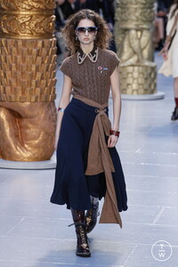 chloe-aw20-0008-52b8fb.thumb.jpg.1073c29606f66c657f6114b930c3dc3d.jpg