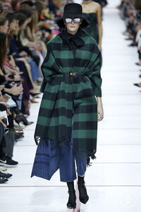 christian-dior-aw19-0044-fa2afb.thumb.jpg.7144034c930d2b99858f8c1ffccde313.jpg