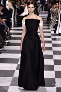 christian-dior-css18-0024-a9c24c.thumb.jpg.75fac1cf75bde05de3330254a955c056.jpg