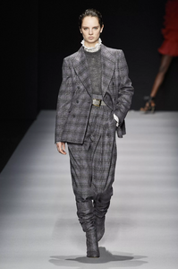 defile-alberta-ferretti-automne-hiver-2020-2021-milan-look-19.thumb.jpg.bbe0193b78a241aaf91e01514c6d0c85.jpg