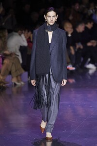 defile-boss-automne-hiver-2020-2021-milan-look-55.thumb.jpg.786650bf7d9f6c524b2392da22c3c4bb.jpg