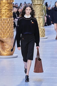 defile-chloe-automne-hiver-2020-2021-paris-look-33.thumb.jpg.8bc5eb6119f147e93f625452920a330c.jpg