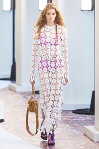 defile-chloe-printemps-ete-2019-paris-look-13.thumb.jpg.b799137bf2fee92b1bb31f38e75bac72.jpg