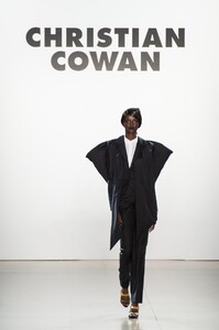 defile-christian-cowan-printemps-ete-2019-new-york-look-2.thumb.jpg.f0eecaad286199ef4edaf11f5e034c0c.jpg