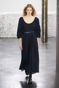 defile-gabriela-hearst-automne-hiver-2020-2021-new-york-look-35.thumb.jpg.adf391c587f1ac7ef0d27860e04c6680.jpg