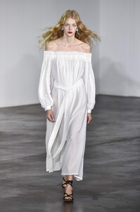 defile-gabriela-hearst-printemps-ete-2019-new-york-look-15.thumb.jpg.89ea069f46788a60131dc4c985308888.jpg