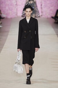 defile-giambattista-valli-automne-hiver-2020-2021-paris-look-23.thumb.jpg.c187ed7e62e37806027c238de1f3e9c3.jpg