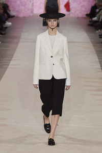 defile-giambattista-valli-automne-hiver-2020-2021-paris-look-56.thumb.jpg.1187034e5047af6e71af66d9ae25c5b4.jpg