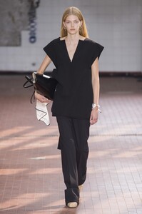 defile-jil-sander-printemps-ete-2019-milan-look-48.thumb.jpg.f6c610d9b9fee1ef2b42e673571e2d25.jpg