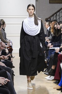 defile-jwanderson-automne-hiver-2017-2018-londres-look-21.thumb.jpg.4459b40c72da5ac8226c74de5b28a81d.jpg