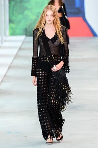 defile-michael-kors-collection-printemps-ete-2019-new-york-look-65.thumb.jpg.833891d95666f6ea564145055be53b26.jpg