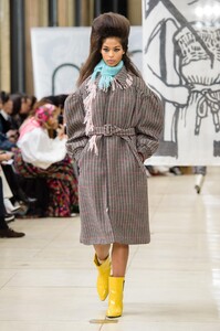 defile-miu-miu-automne-hiver-2018-2019-paris-look-7.thumb.jpg.dfb8299452e92f255c0880c0e57dda80.jpg