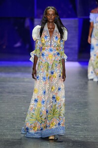 defile-naeem-khan-printemps-ete-2017-new-york-look-46.thumb.jpg.4d6be41c0105ff70c1f6f0a240413b90.jpg
