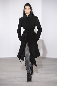 defile-olivier-theyskens-automne-hiver-2018-2019-paris-look-12.thumb.jpg.14d63698171bfe1722b2fbc9a0d8bc2c.jpg