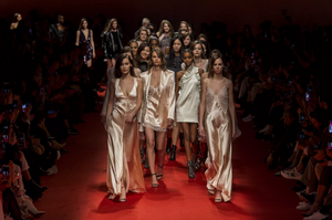 defile-philosophy-di-lorenzo-serafini-automne-hiver-2019-2020-milan-look-57.thumb.jpg.70dc693a635a8dbecd6b4fc65e798d54.jpg