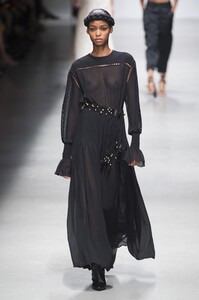 defile-philosophy-di-lorenzo-serafini-printemps-ete-2019-milan-look-9.thumb.jpg.fd776b7ffedfa6d2ca0cc2288d8c0bae.jpg