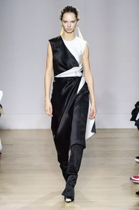 defile-ports-1961-automne-hiver-2019-2020-londres-look-36.thumb.jpg.c5fb9f2e80e258a0534f47c662c1bb70.jpg
