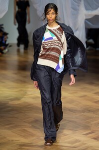 defile-preen-by-thornton-bregazzi-printemps-ete-2019-londres-look-18.thumb.jpg.a77810e8b93c9d1209006494e9c599ba.jpg