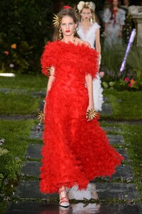 defile-rodarte-printemps-ete-2019-new-york-look-42.thumb.jpg.645581a56e333db35c314a16a65a853d.jpg