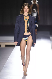 defile-sportmax-printemps-ete-2019-milan-look-6.thumb.jpg.1c5cf2663865fc60ea6874a9c52ef306.jpg