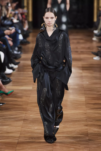 defile-stella-mccartney-automne-hiver-2020-2021-paris-look-47.thumb.jpg.eb4bb9b29873b70ce2413c75bb5ed908.jpg
