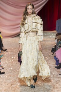 defile-ulyana-sergeenko-automne-hiver-2019-2020-paris-look-18.thumb.jpg.7fbfd5ed52290c1c9e22269d0b3746be.jpg