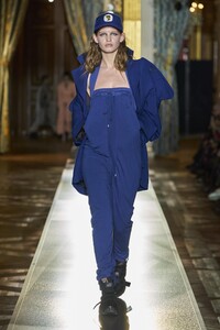 defile-vivienne-westwood-automne-hiver-2020-2021-paris-look-13.thumb.jpg.9215c59b97773885693101026673a76a.jpg