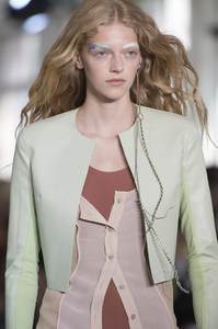 detail-defile-acne-studios-printemps-ete-2019-paris-detail-15.thumb.jpg.9838135ec5ee01370813409c488b49cb.jpg