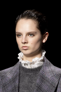 detail-defile-alberta-ferretti-automne-hiver-2020-2021-milan-detail-80.thumb.jpg.ac180e8b3e3478cf8f5e789014803ea3.jpg