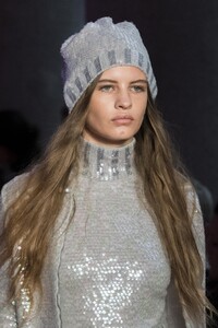 detail-defile-blumarine-automne-hiver-2018-2019-milan-detail-60.thumb.jpg.ddb70963088dc826ff7a1c638b566024.jpg