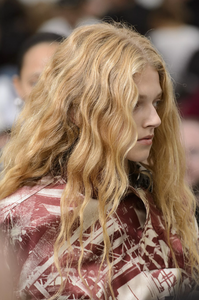 detail-defile-celine-printemps-ete-2018-paris-detail-130.thumb.jpg.fec4be06e4958a0fbc36a44cda784690.jpg