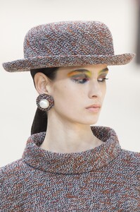 detail-defile-chanel-automne-hiver-2017-2018-paris-detail-100.thumb.jpg.51e5a3b60c6a75e5c5965e886d8e3540.jpg