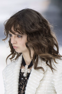 detail-defile-chanel-automne-hiver-2020-2021-paris-detail-3.thumb.jpg.40d4606c8b200611a6f7423b1b2d5e95.jpg