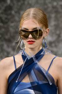 detail-defile-chanel-printemps-ete-2018-paris-detail-252.thumb.jpg.d571a845cdb44399eba2b1a01717ac6a.jpg