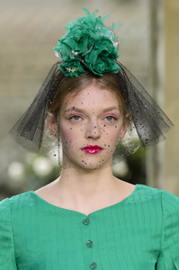 detail-defile-chanel-printemps-ete-2018-paris-detail-97.thumb.jpg.bbc63b04da2e10c689c2e0e7cb1eef5a.jpg