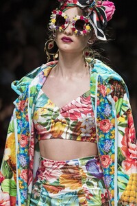detail-defile-dolce-amp-gabbana-printemps-ete-2019-milan-detail-291.thumb.jpg.eb1274a3c930ecf8cfb82c1cffa23857.jpg