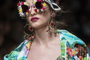 detail-defile-dolce-amp-gabbana-printemps-ete-2019-milan-detail-293.thumb.jpg.4a1365afc5b9300b391d148754b086f8.jpg